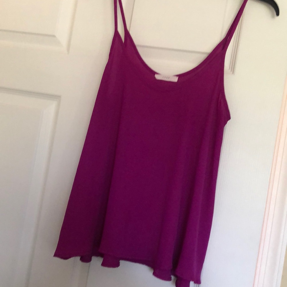 Flowy tank